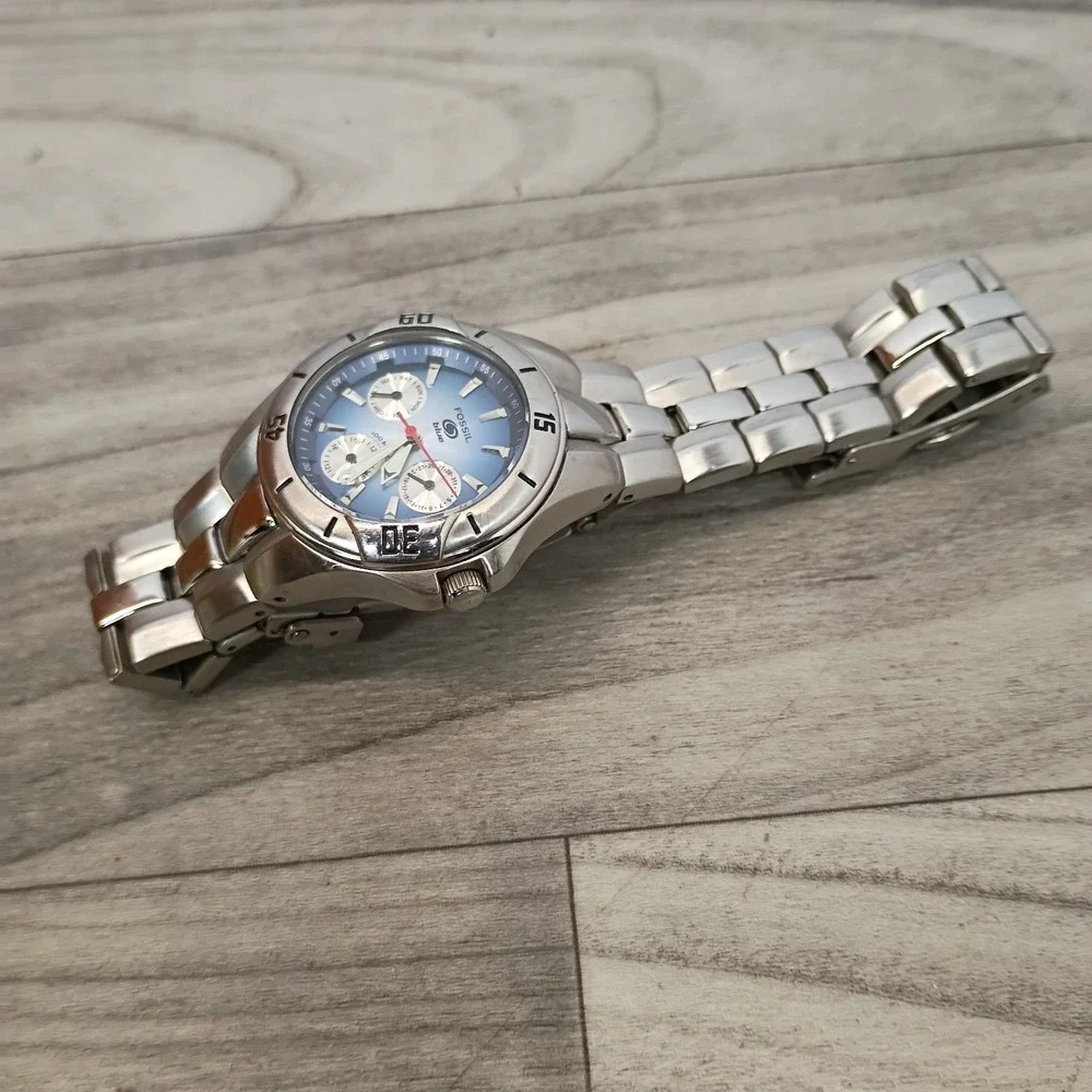 Fossil Blue Ladies Dive Watch 100m BQ-9199 New Battery Installed 6.5